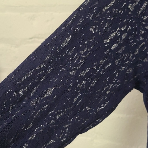 PINK  VICTORIA SECRET NAVY LACE TOP SZ MED - Picture 4 of 8